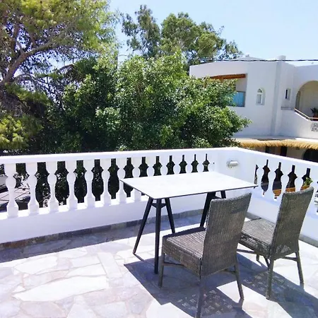 Perissa Art Villa - Kitchen & Washing Machine Included